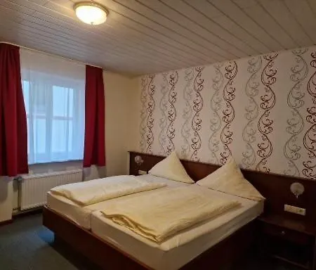 Weinhaus Am Stiftstor 트라이스카르덴