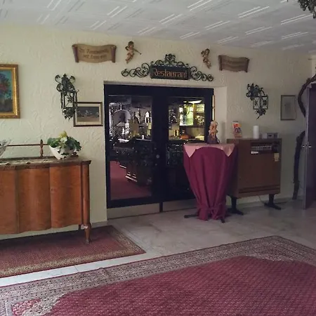 Hotel Weinhaus Am Stiftstor 2*