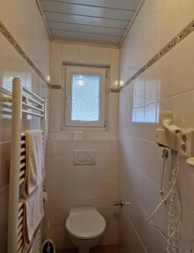 Weinhaus Am Stiftstor 2*