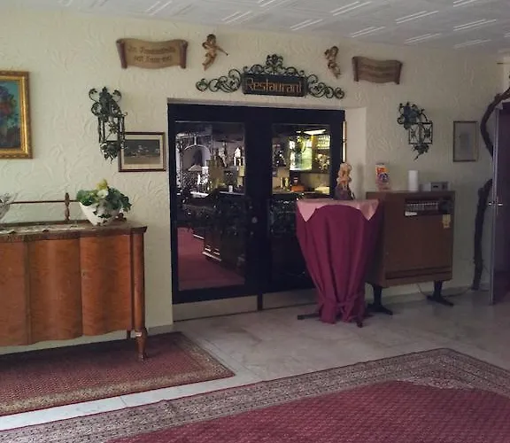 Hotel Weinhaus Am Stiftstor 2*